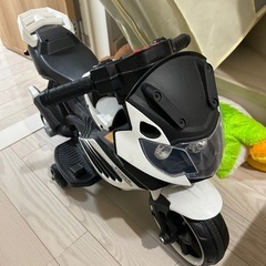 電動　乗用玩具