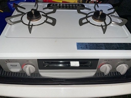 【最終値下げ】2022年購入　ガスコンロ プロパン ホーロー 幅56cm 右強火力 2口 据置 リンナイ 水無し片面焼き