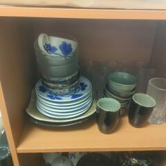 8/2受け渡し完了【0円】コップ、お皿、食器類 お譲りいたします。