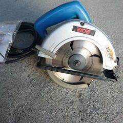 受渡予定者決定なるも相手返信なしのため　再投稿　電気丸ノコ ブレーキ付き  RYOBI  W-560PSの画像