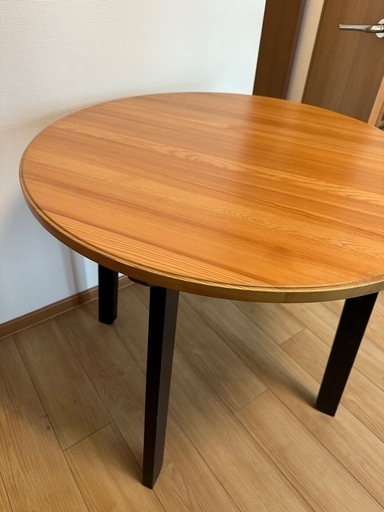 ダイニングテーブル、スツール　セット