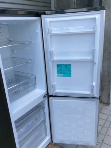 【値下げしました】Haier（ハイアール） 2ドア冷蔵庫 JR-NF173F シルバー、ブラック2023年製　右開き　内容量：173リットル　No2899