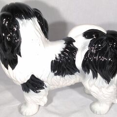 △ 陶器製 ペキニーズ 犬 置物 全高 30cm 幅 15cm 長さ 33cm 割れ欠け無し メーカー不明の画像