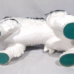 △ 陶器製 ペキニーズ 犬 置物 全高 30cm 幅 15cm 長さ 33cm 割れ欠け無し メーカー不明の画像