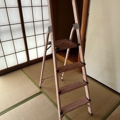 折りたたみ脚立