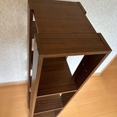 細長い棚の画像