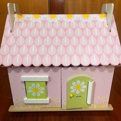 ドールハウス　イギリス製　家具人形付き　おもちゃ
