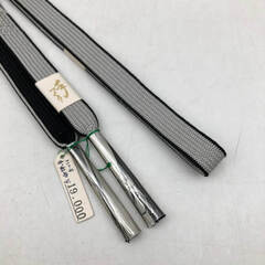 ss6620　未使用品 帯締め 平組 シルバー 房付き 桐箱入り 正絹 絹100％ 平打ち 手作り 和装小物 帯〆 着物 和服 帯締めの画像