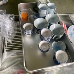 食器　いろいろ　ザル等　あげます