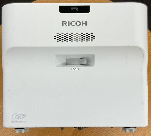 大人気，新品 RICOH 超短焦点プロジェクター PJWX4152N1 ランプ使用 7時間