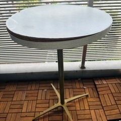 カウンターテーブルの画像