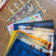 【差し上げます】文房具・ノート、クリアファイル、下敷きなどまとめての画像