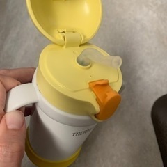 サーモスストロー水筒の画像