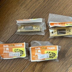 DIY　戸バネ　扉　金具　