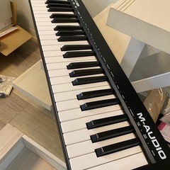 【差し上げます】MIDIキーボードM-AUDIO KEYSTAT...