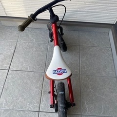 ブレーキ・スタンド・ベル フル装備！日産自動車正規ライセンス品　ダットサンキッズバイク　ストライダーの画像