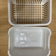 値下げしました　新品同様　水切りカゴ　かごの画像
