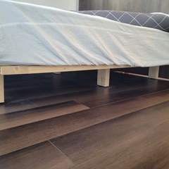 Bed frame(Queen)の画像