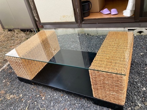ガラステーブル