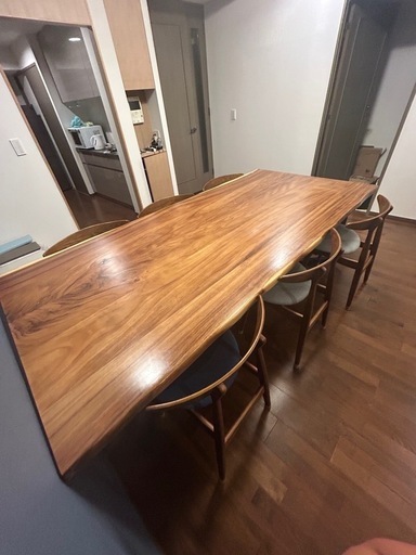 ★急募/白金【定価の30%!】リビングやお部屋で映える北欧風ダイニングテーブルです！