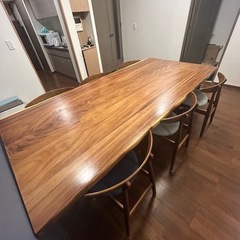 ★急募/白金【定価の30%!】リビングやお部屋で映える北欧風ダイニングテーブルです！