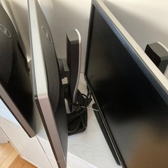 モニター3台の画像