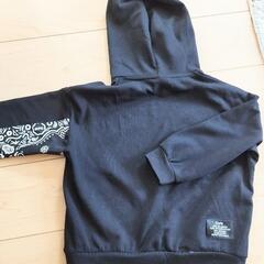 キッズパーカー　薄手パーカー　オシャレ　110サイズパーカー　服/ファッションの画像