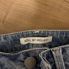 AZUL by moussy スキニーデニムの画像