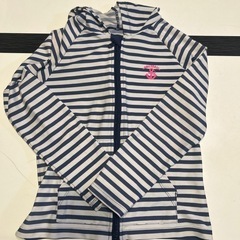 140㌢ラッシュガード👙