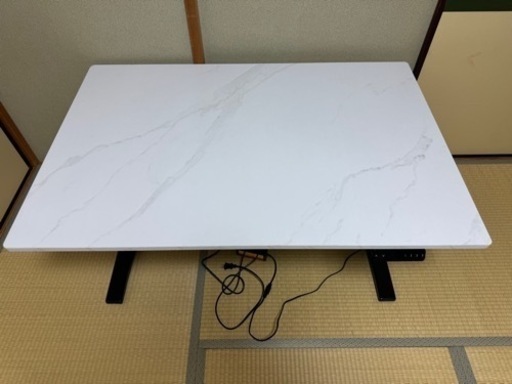 【ほぼ未使用】ニトリ電動昇降テーブル