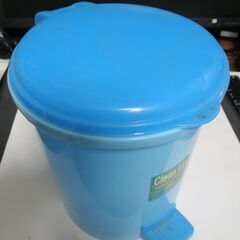 【新品未使用　足踏み式ダストボックス】φ１５０×高さ180mm 水色