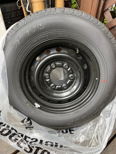 ハイエース　ホイル、キャップ付き