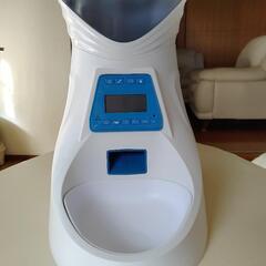 新品ペット用タイマー付き自動給餌機とバリカンと給水器のセットです