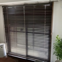 カーテンレール付けのブラインドカーテンですの画像