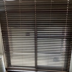 カーテンレール付けのブラインドカーテンですの画像