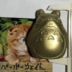 ①ペーパーウエイト〈す