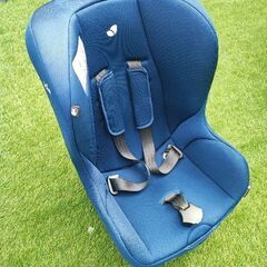 チャイルドシート (１歳以降から)