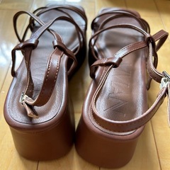 vivianサンダル LL ブラウンの画像