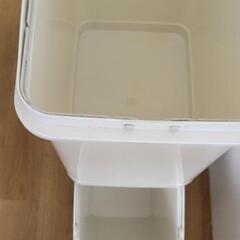 ゴミ箱3つの画像