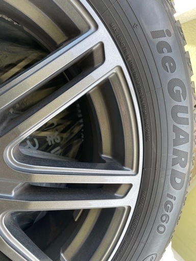 215/60R17 スタッドレスタイヤ最終値下げ
