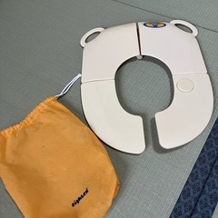 折りたたみ補助便座の画像