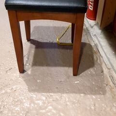 飲食店の客用椅子20つ