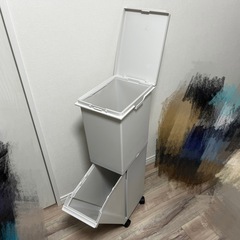 ニトリ  2段ゴミ箱 （スリム分別ペール 36L）の画像