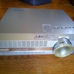 液晶プロジェクター　TH-AE100 Panasonic  ホームシアター入門機の画像