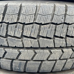 DUNLOP 215/55R17 22年製　スタッドレスタイヤの画像