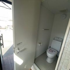 小さなおうち3.5坪　キッチン、トイレ付き（プレハブ、コンテナ）展示品現品の画像