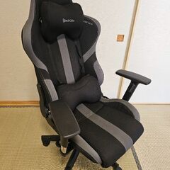 定価36000円　Bauhutte ゲーミングチェアRS-950RR