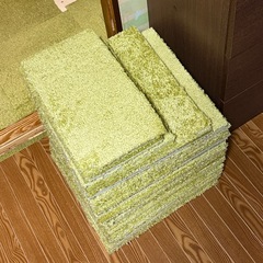 タイルカーペット50枚前後の画像