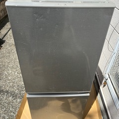 無印良品の洗濯機、AQUA冷蔵庫の画像