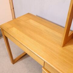 市場家具(ICHIBA)のタモ材を使用したブックシェルフ付き デスク＆ワゴンです。シンプルなデザインとナチュラルな雰囲気はお子様の学習机としてはもちろんリビングや書斎などの事務机としてもおススメです♪の画像